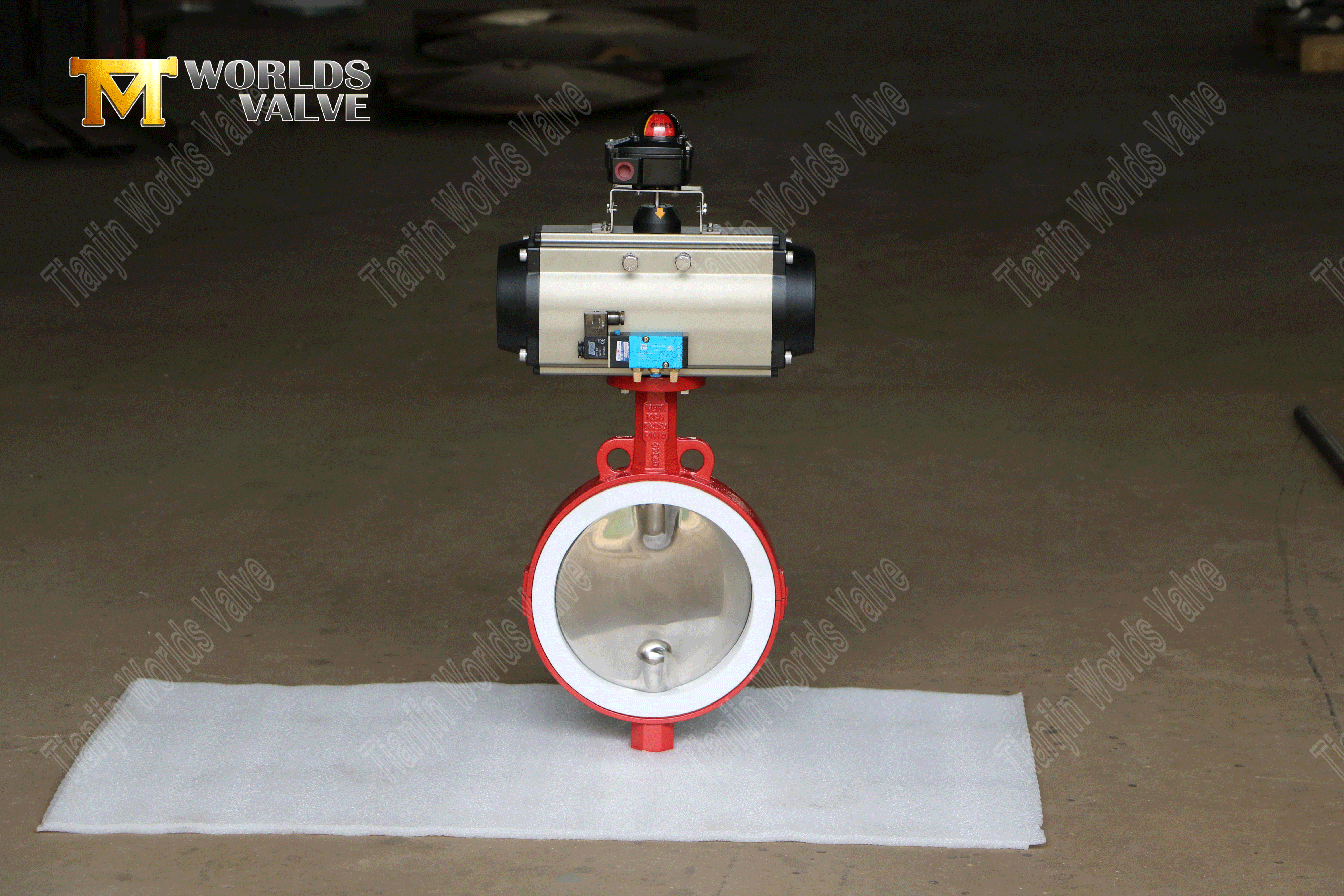 광택 디스크와 공압 액추에이터 -1 (4)가있는 PTFE Lined Butterfly Valve