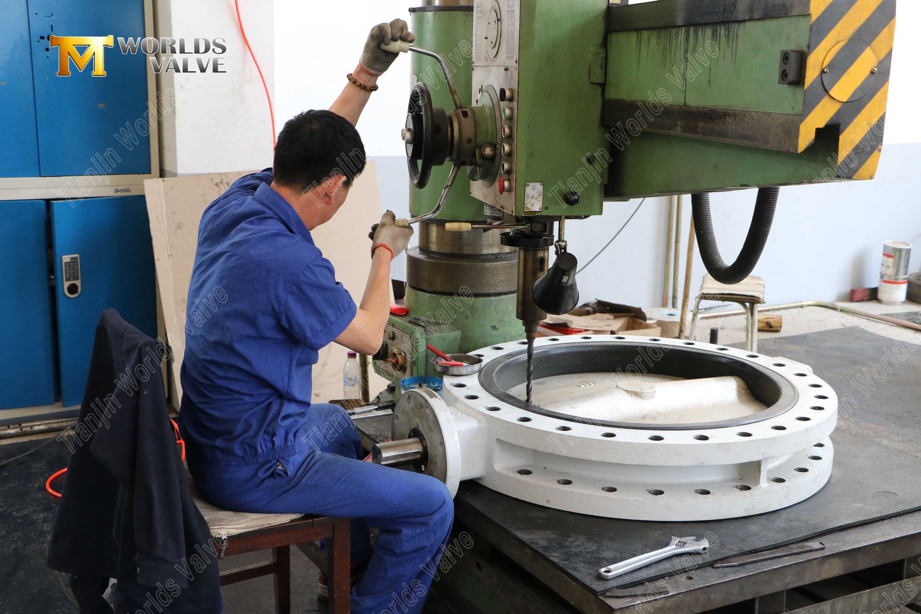 CF8M 디스크 및 교체 가능한 EPDM 시트 고효율 흐름 제어 솔루션 1 (2)이 포함 된 U 자 모양 나비 밸브