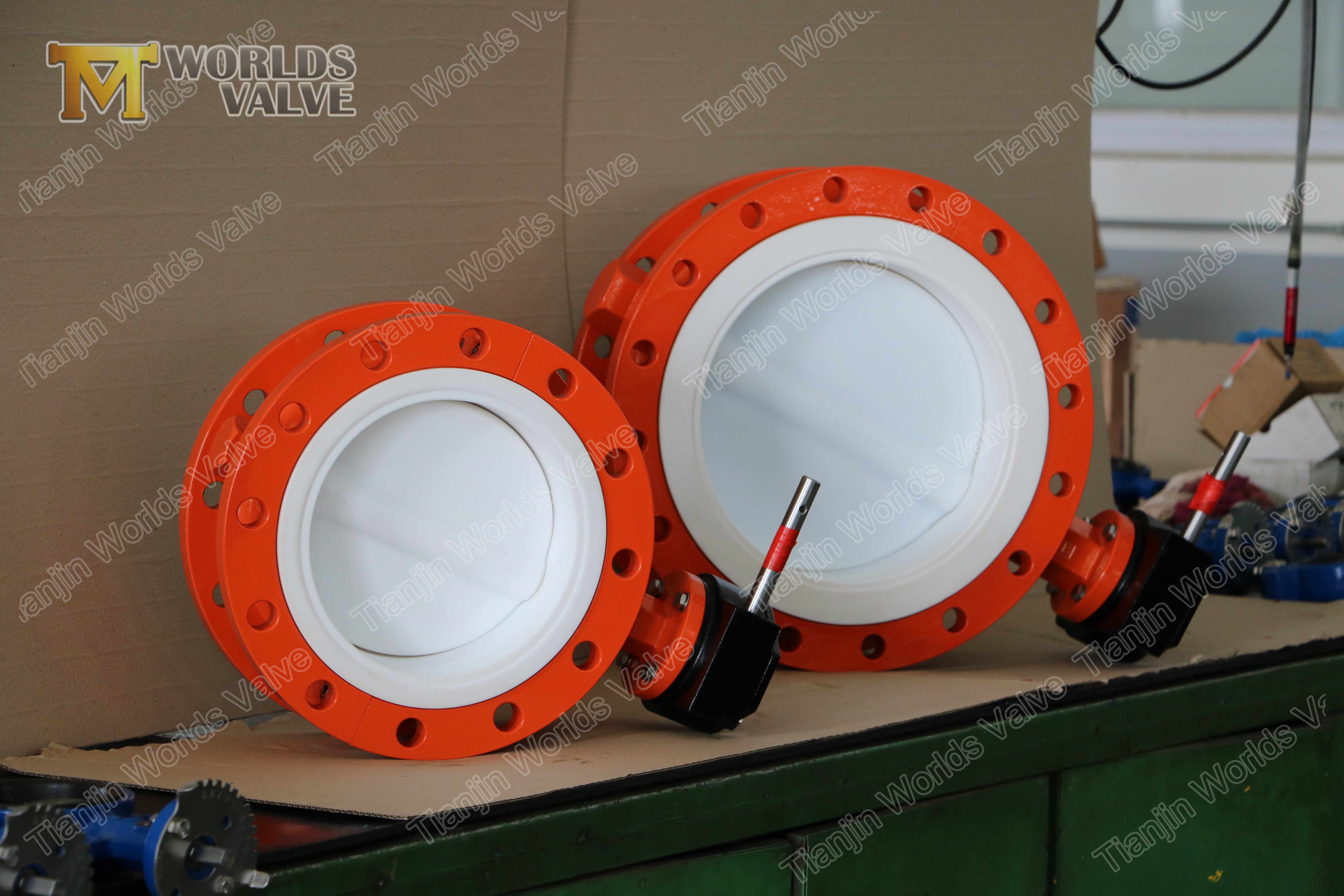 4 PTFE 시트 두 조각 바디 스플릿 바디 더블 플랜지 버터 플라이 밸브